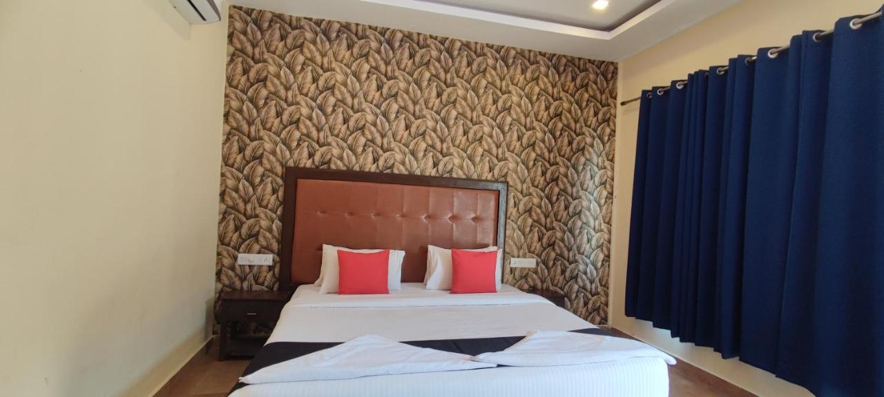 Royal Tulip Beach Cottages Arambol Bagian luar foto
